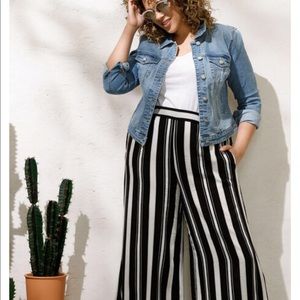 🆕Sz 6 & 16 Stripe Wide Leg Cropped Pant
